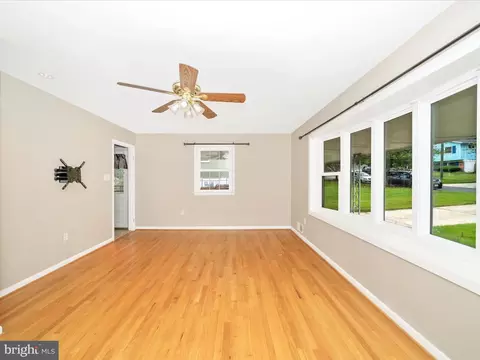 Living - 7019 Fitzpatrick Dr, Laurel, MD 20707 photo 8 of 12