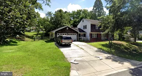 8905 Briardale Ln, Laurel, MD 20708 photo 2