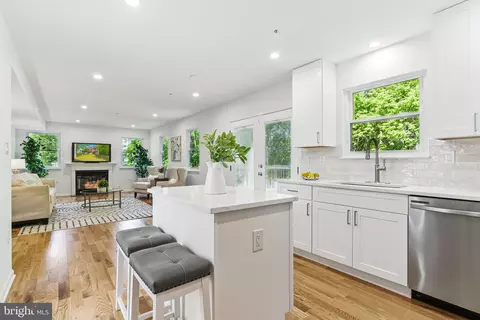 6624 Rosemont St, Marlboro, MD 20772