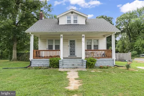 5815 Robin Ln, Suitland, MD 20746