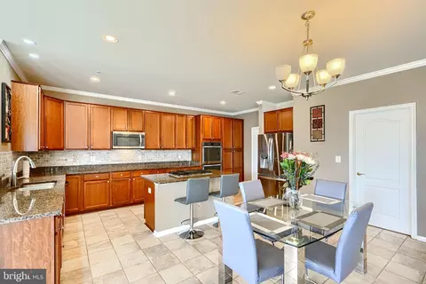 Kitchen - 7105 Solomons Ct, Brandywine, MD 20613 photo 2 of 7