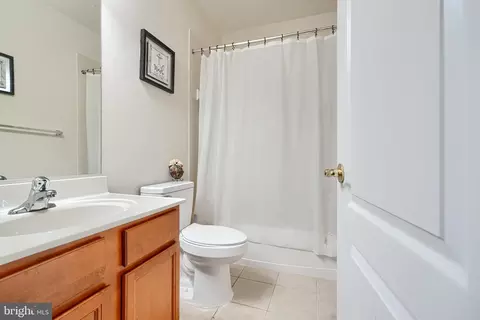 Bath - 7105 Solomons Ct, Brandywine, MD 20613 photo 7 of 9