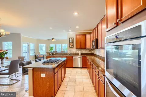 Kitchen - 7105 Solomons Ct, Brandywine, MD 20613 photo 6 of 7