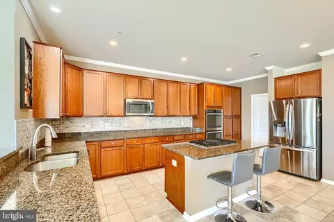 Kitchen - 7105 Solomons Ct, Brandywine, MD 20613 photo 3 of 7