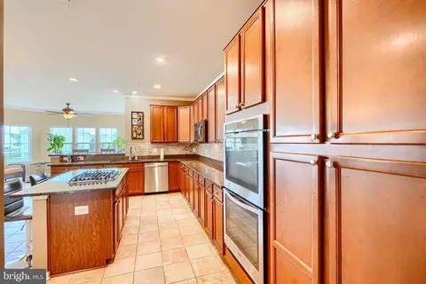 Kitchen - 7105 Solomons Ct, Brandywine, MD 20613 photo 5 of 7