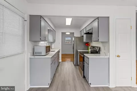 Entry Way - 8020 Tiffany Ln, Lanham, MD 20706 photo 3 of 3