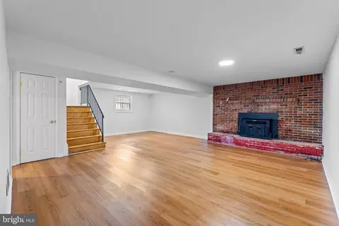 Living - 8020 Tiffany Ln, Lanham, MD 20706 photo 4 of 5