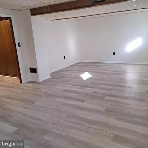Living - 9301 Tuckerman St, Lanham, MD 20706 photo 3 of 4