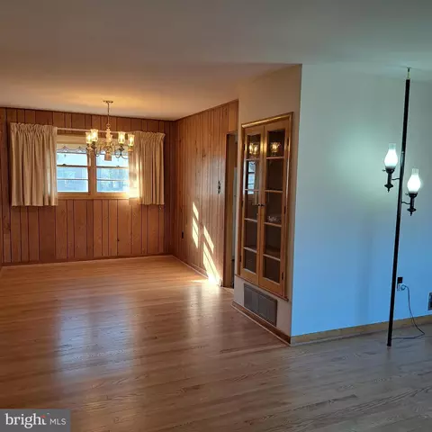 Living - 9301 Tuckerman St, Lanham, MD 20706 photo 1 of 4