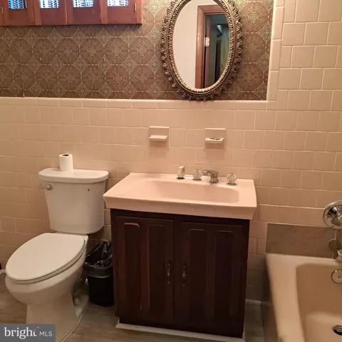 Bath - 9301 Tuckerman St, Lanham, MD 20706 photo 2 of 3