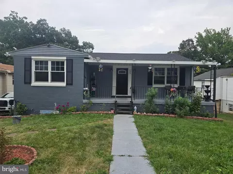 909 Cypresstree Pl, Capitol Heights, MD 20743