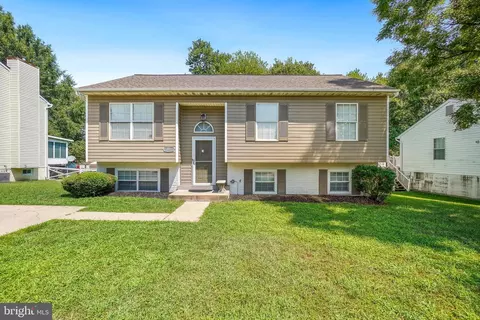 3111 Barcroft Dr, Marlboro, MD 20774