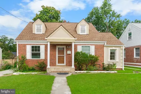 5820 32nd Ave, Hyattsville, MD 20782