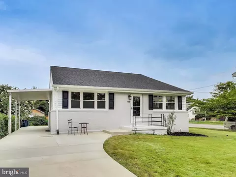 4901 Maury Pl, Oxon Hill, MD 20745