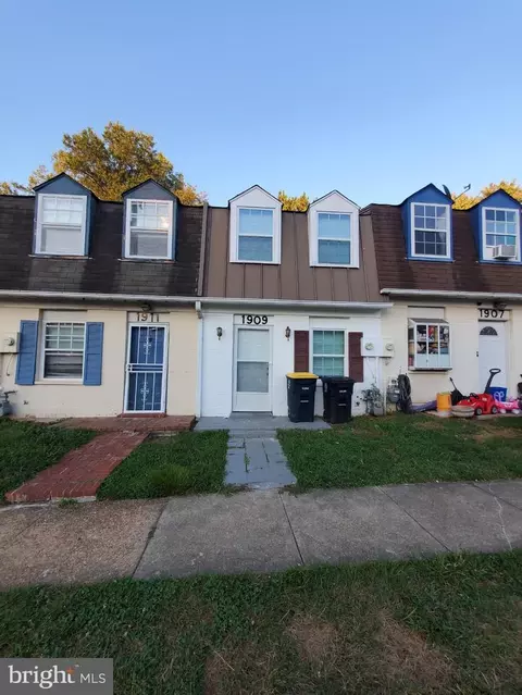 1909 Dutch Village Dr # I-234, Hyattsville, MD 20785
