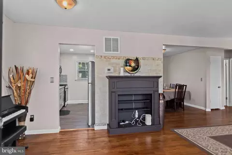 Entry Way - 6806 3rd St, Riverdale, MD 20737 photo 1 of 5