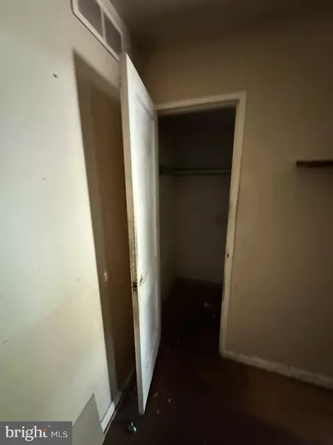 Entry Way - 839 4th St, Laurel, MD 20707 photo 5 of 10