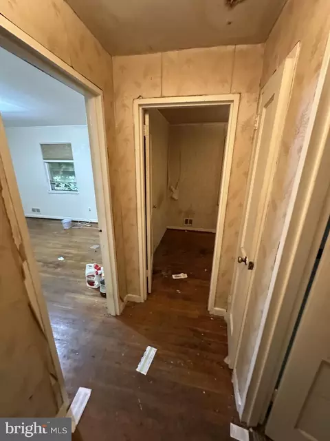 Entry Way - 839 4th St, Laurel, MD 20707 photo 10 of 10