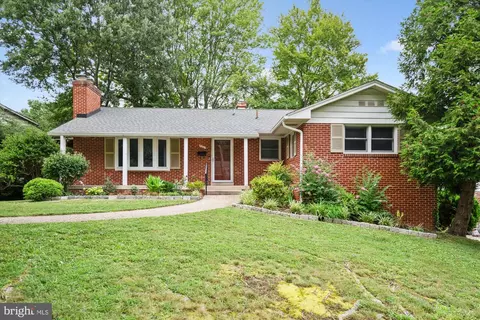 9321 Saint Andrews Pl, College Park, MD 20740