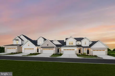 3704 Elizabeth River Dr, Marlboro, MD 20772