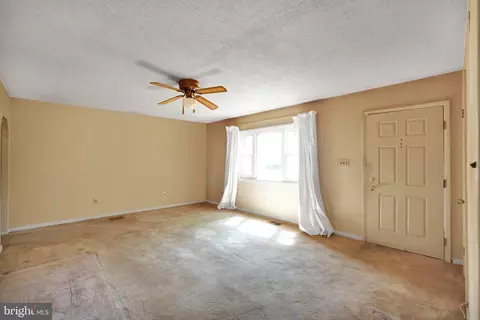 9410 Fontana Dr, Lanham, MD 20706 photo 5