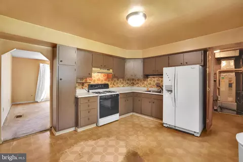 9410 Fontana Dr, Lanham, MD 20706 photo 10