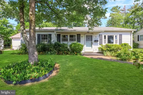 9410 Fontana Dr, Lanham, MD 20706