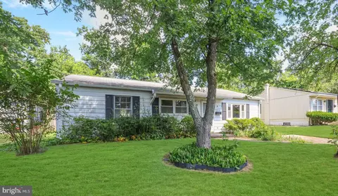 9410 Fontana Dr, Lanham, MD 20706 photo 2