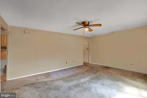 9410 Fontana Dr, Lanham, MD 20706 photo 4