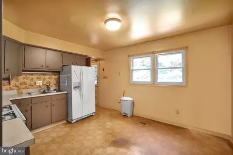 9410 Fontana Dr, Lanham, MD 20706 photo 15