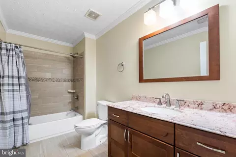 Bath - 10012 Ellard Dr, Lanham, MD 20706 photo 2 of 4