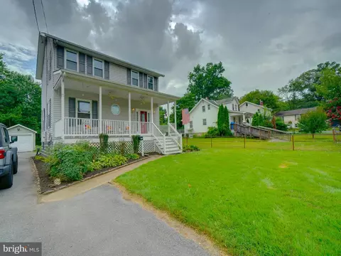 4909 Fox St, College Park, MD 20740