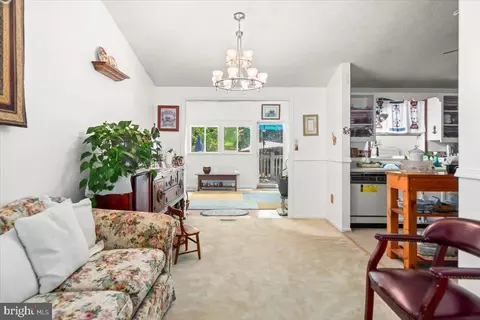 2004 Bart Ct, Marlboro, MD 20774 photo 5