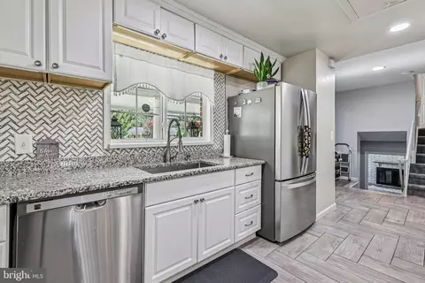 Kitchen - 6602 Cipriano Rd, Lanham, MD 20706 photo 3 of 7