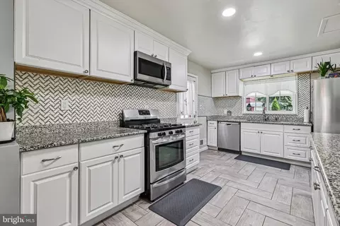 Kitchen - 6602 Cipriano Rd, Lanham, MD 20706 photo 2 of 7