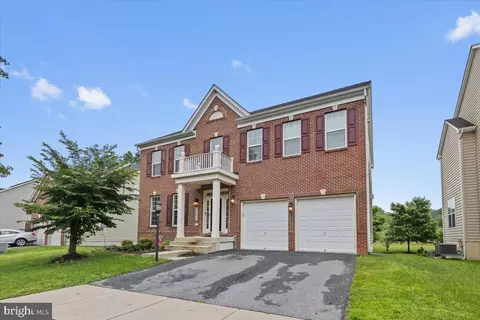 3900 Chancelsors Dr, Marlboro, MD 20772
