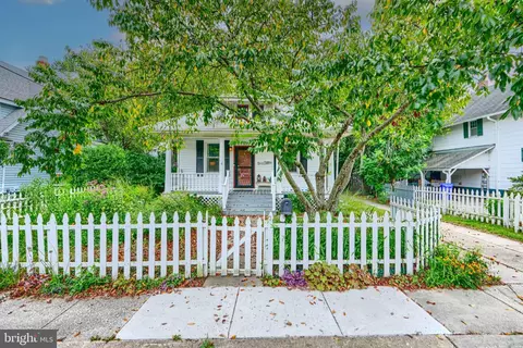 Exterior - 206 5th St, Laurel, MD 20707 photo 4 of 9