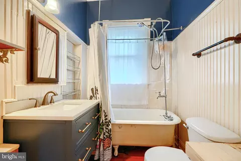 Bath - 206 5th St, Laurel, MD 20707 photo 2 of 2