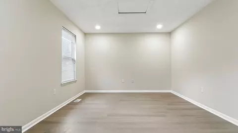 Living - 2809 Red Oak Ln, Lanham, MD 20706 photo 4 of 4