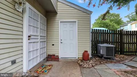 Other - 2809 Red Oak Ln, Lanham, MD 20706 photo 2 of 8