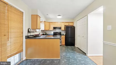 Kitchen - 2809 Red Oak Ln, Lanham, MD 20706 photo 2 of 2