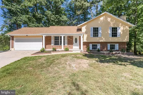 9900 Quiet Glen Ct, Marlboro, MD 20774