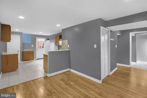 Entry Way - 4403 Kinmount Rd, Lanham, MD 20706 photo 4 of 4