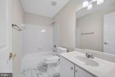Bath - 3100 Dunkagle Ct, Bowie, MD 20721 photo 3 of 4