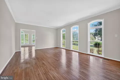 Living - 3100 Dunkagle Ct, Bowie, MD 20721 photo 3 of 6