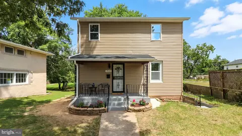 1922 Campbell Dr, Suitland, MD 20746