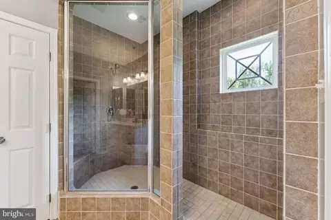 Bath - 7314 Archsine Ln, Laurel, MD 20707 photo 5 of 8