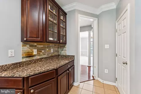 Entry Way - 7314 Archsine Ln, Laurel, MD 20707 photo 3 of 6