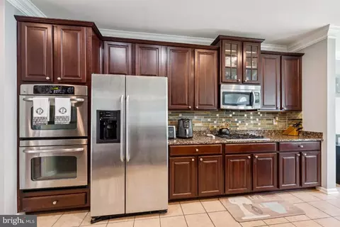 Kitchen - 7314 Archsine Ln, Laurel, MD 20707 photo 4 of 4