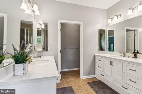 Bath - 7314 Archsine Ln, Laurel, MD 20707 photo 6 of 8